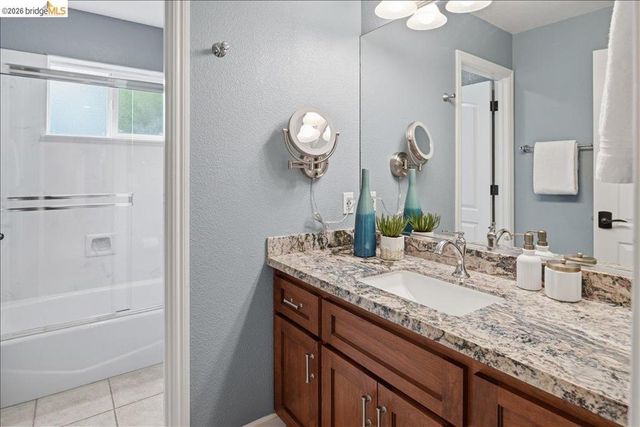 18100 De Souza Pl, Castro Valley, CA 94546