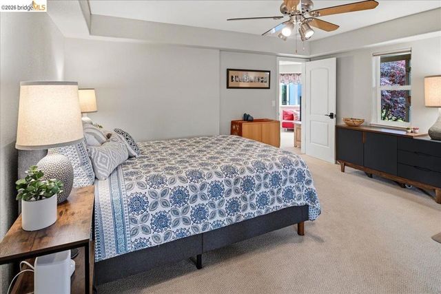 18100 De Souza Pl, Castro Valley, CA 94546