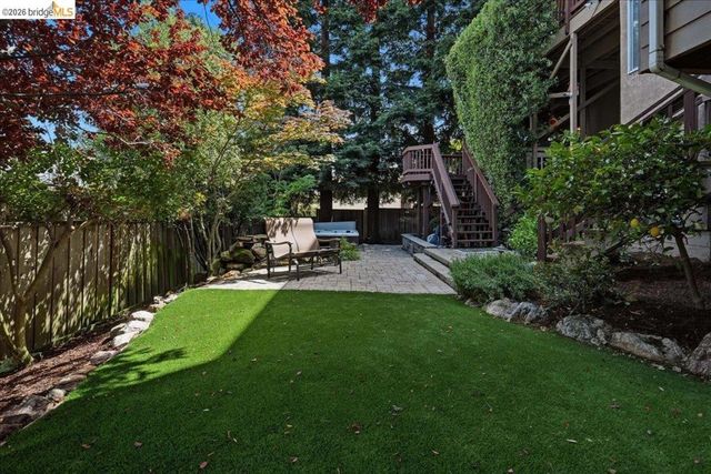 18100 De Souza Pl, Castro Valley, CA 94546