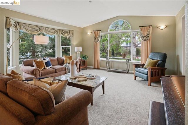 18100 De Souza Pl, Castro Valley, CA 94546