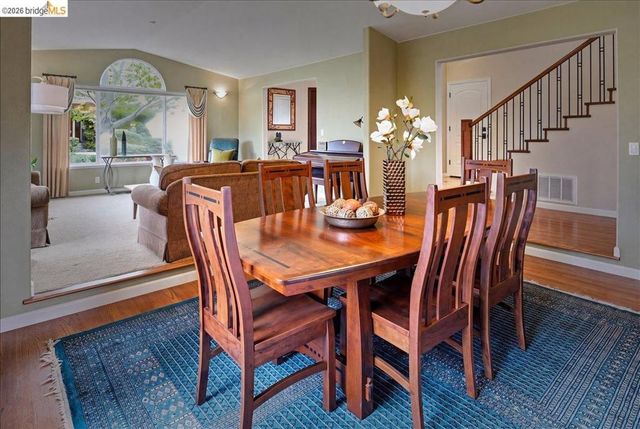 18100 De Souza Pl, Castro Valley, CA 94546