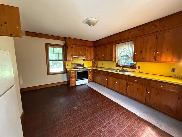 1143 Beacon 1, Newton, MA 02461