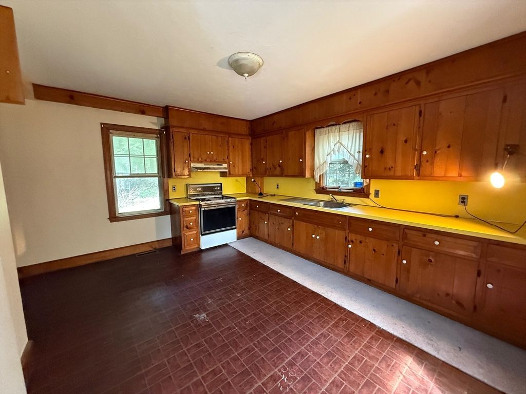 1143 Beacon 1, Newton, MA 02461