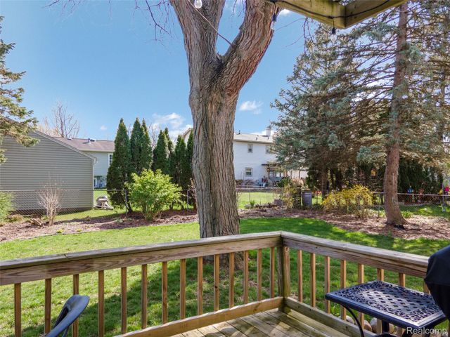 44453 Albert Drive, Plymouth Charter Township, MI 48170
