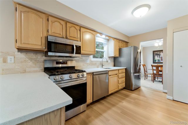 44453 Albert Drive, Plymouth Charter Township, MI 48170