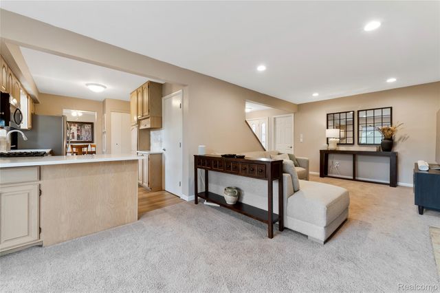 44453 Albert Drive, Plymouth Charter Township, MI 48170
