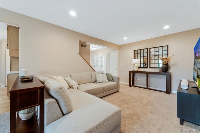 44453 Albert Drive, Plymouth Charter Township, MI 48170