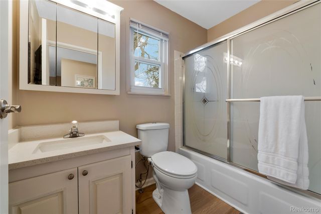 44453 Albert Drive, Plymouth Charter Township, MI 48170