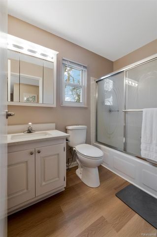 44453 Albert Drive, Plymouth Charter Township, MI 48170