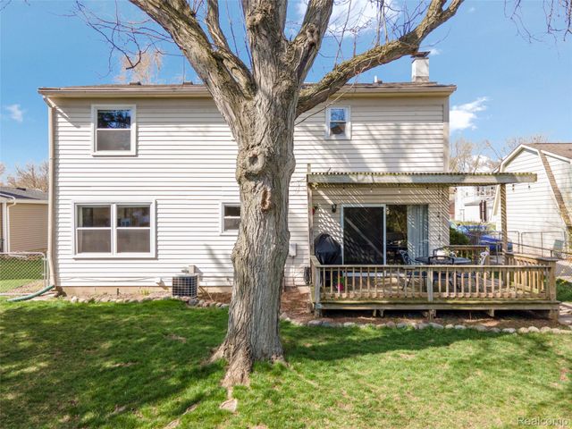 44453 Albert Drive, Plymouth Charter Township, MI 48170