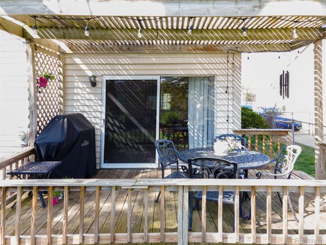 44453 Albert Drive, Plymouth Charter Township, MI 48170