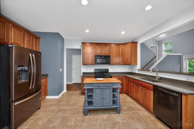 218 Heffron Circle, Hamilton Twp, OH 45039