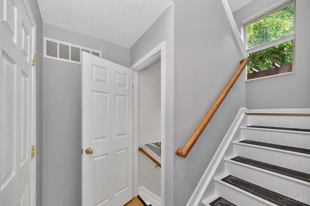 218 Heffron Circle, Hamilton Twp, OH 45039