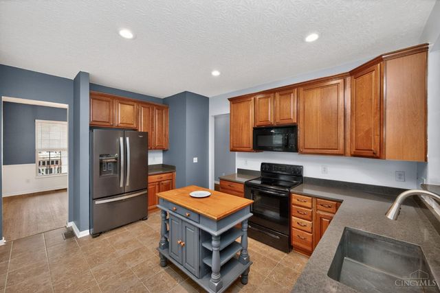 218 Heffron Circle, Hamilton Twp, OH 45039