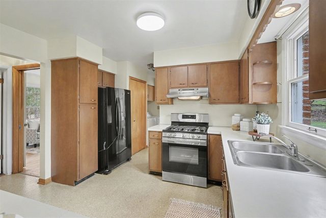 2889 Parkridge Drive, Ann Arbor, MI 48103