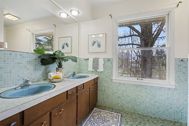 2889 Parkridge Drive, Ann Arbor, MI 48103