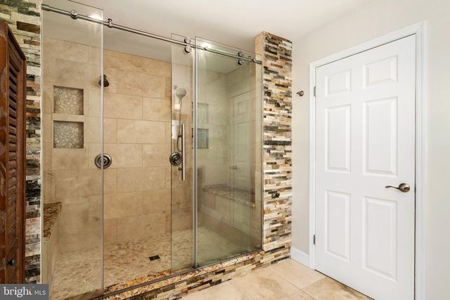 27 ANDOVER WAY, Hamilton, NJ 08610