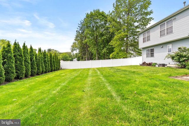 27 ANDOVER WAY, Hamilton, NJ 08610