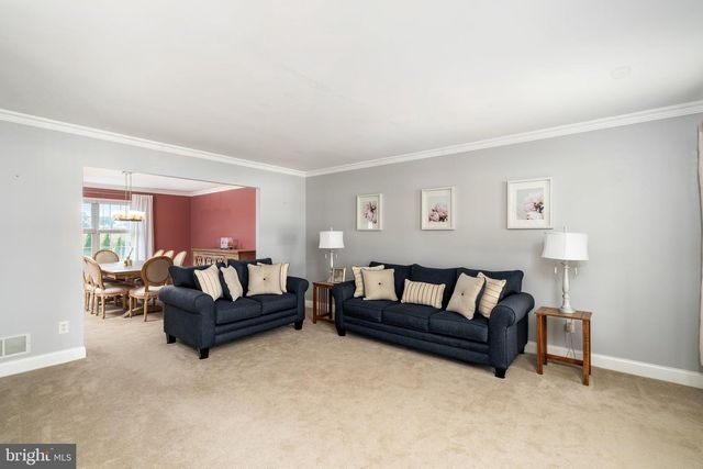 27 ANDOVER WAY, Hamilton, NJ 08610