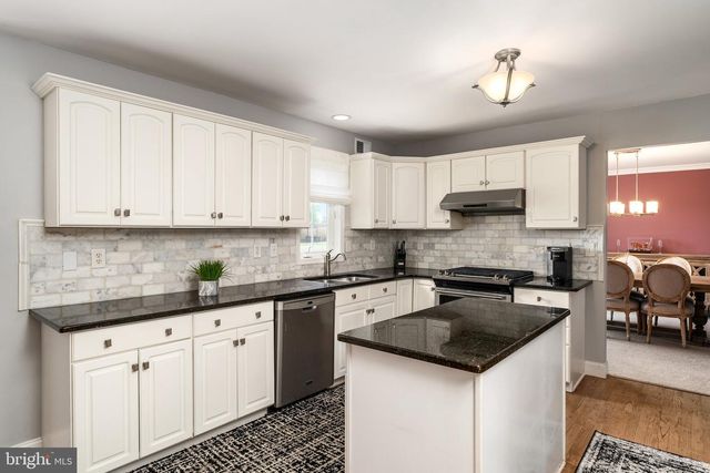 27 ANDOVER WAY, Hamilton, NJ 08610