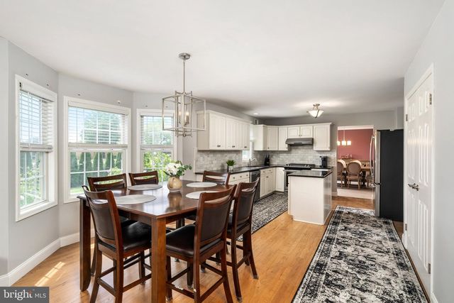 27 ANDOVER WAY, Hamilton, NJ 08610