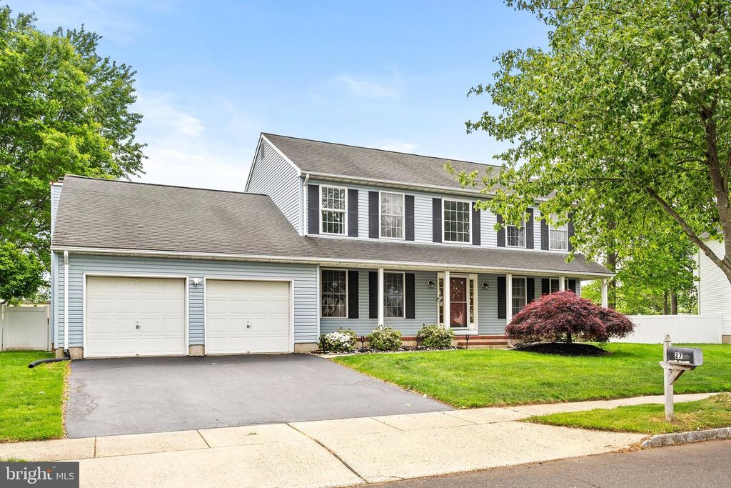 27 ANDOVER WAY, Hamilton, NJ 08610