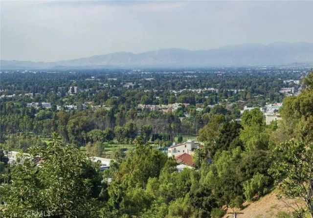 3656 Sunswept Drive, Studio City, CA 91604