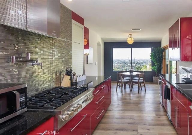3656 Sunswept Drive, Studio City, CA 91604