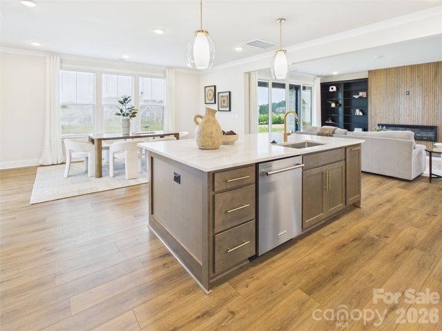 1055 Rolling Meadows Drive, Mooresville, NC 28115
