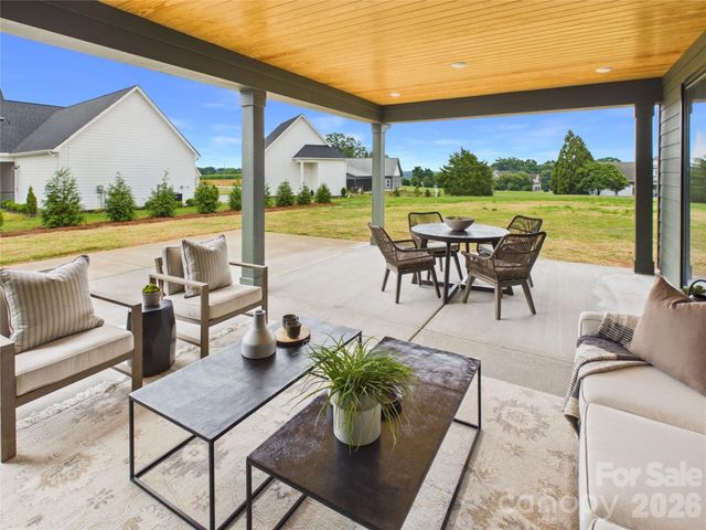 1055 Rolling Meadows Drive, Mooresville, NC 28115