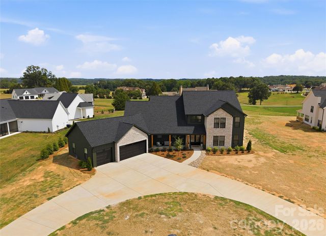 1055 Rolling Meadows Drive, Mooresville, NC 28115