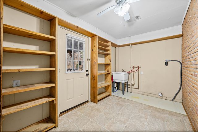 1667 McWhorter Rd, Cunningham, TN 37052