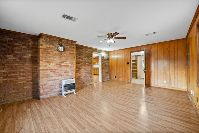 1667 McWhorter Rd, Cunningham, TN 37052