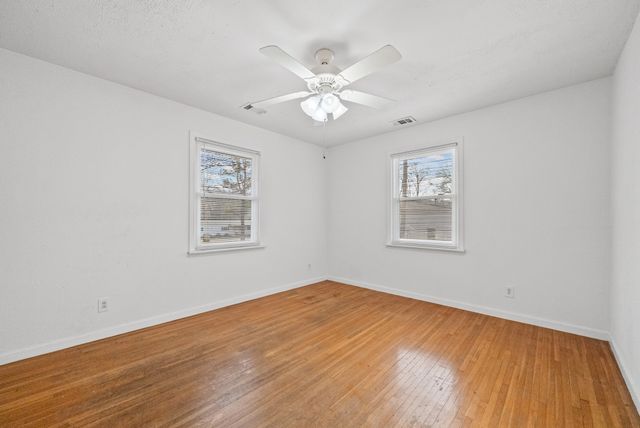 1667 McWhorter Rd, Cunningham, TN 37052