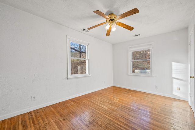 1667 McWhorter Rd, Cunningham, TN 37052