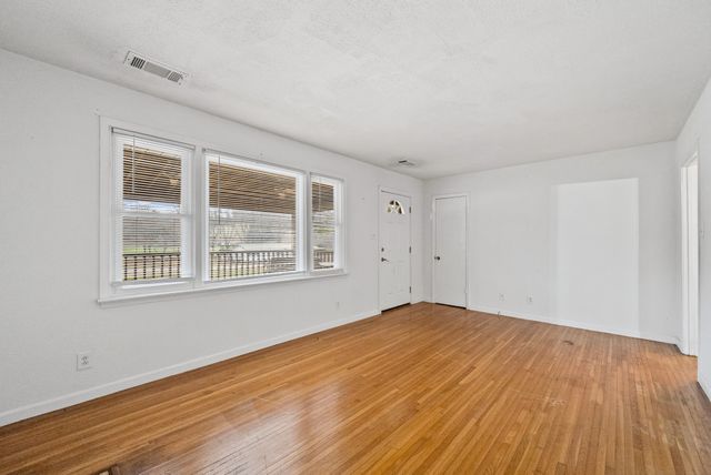 1667 McWhorter Rd, Cunningham, TN 37052