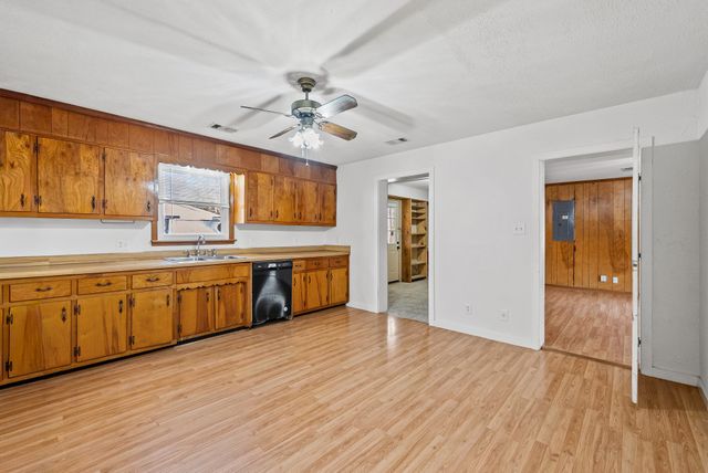 1667 McWhorter Rd, Cunningham, TN 37052