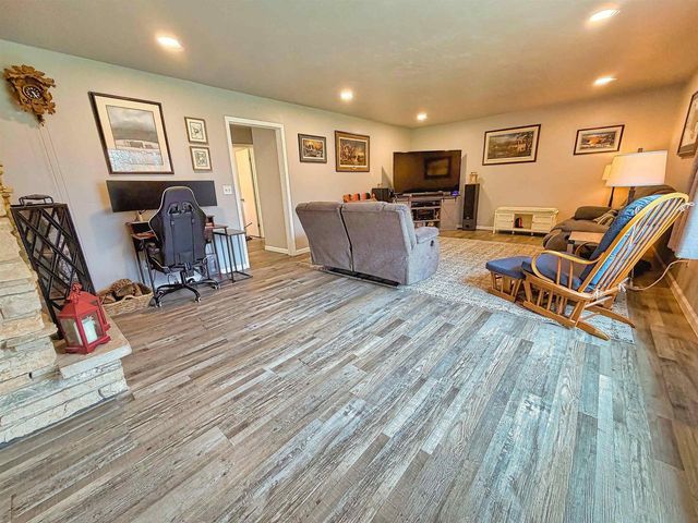 2623 OAKCREST DRIVE, Neenah, WI 54956