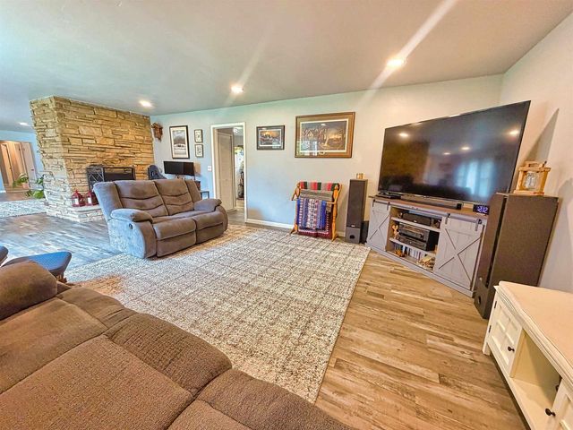 2623 OAKCREST DRIVE, Neenah, WI 54956