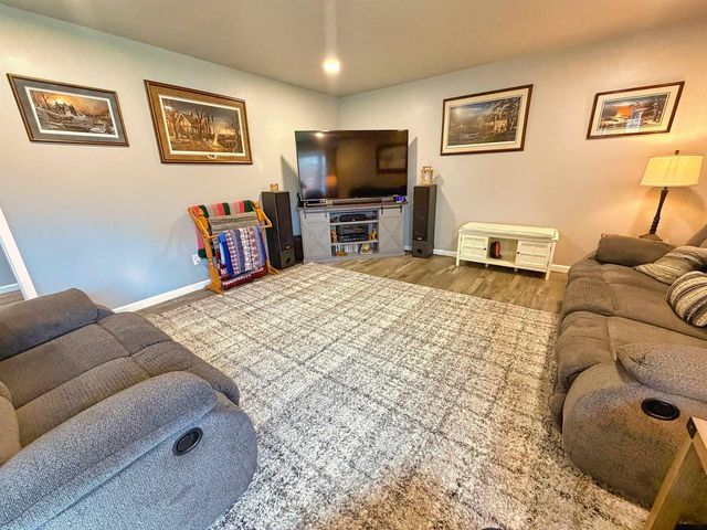 2623 OAKCREST DRIVE, Neenah, WI 54956
