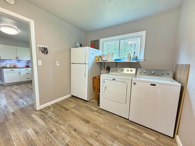 2623 OAKCREST DRIVE, Neenah, WI 54956
