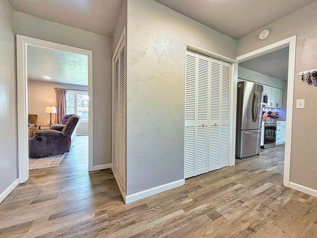 2623 OAKCREST DRIVE, Neenah, WI 54956