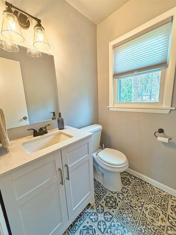 2623 OAKCREST DRIVE, Neenah, WI 54956