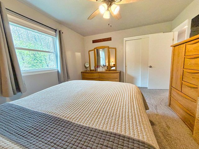 2623 OAKCREST DRIVE, Neenah, WI 54956
