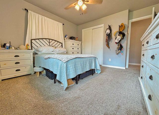 2623 OAKCREST DRIVE, Neenah, WI 54956