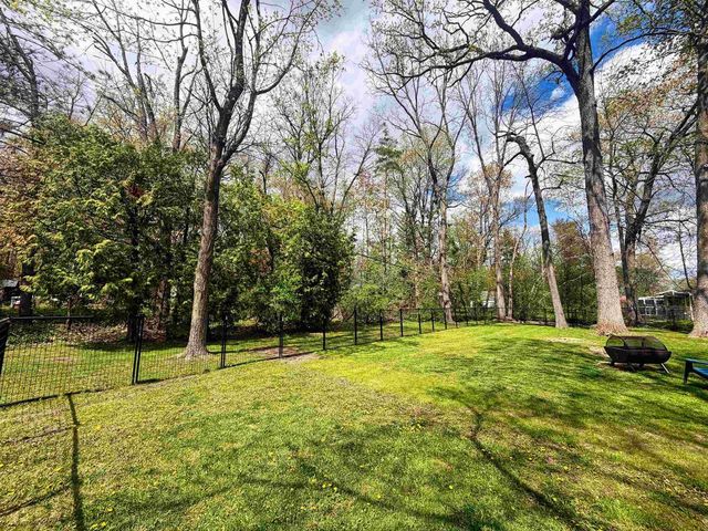 2623 OAKCREST DRIVE, Neenah, WI 54956