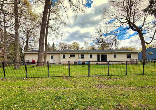 2623 OAKCREST DRIVE, Neenah, WI 54956