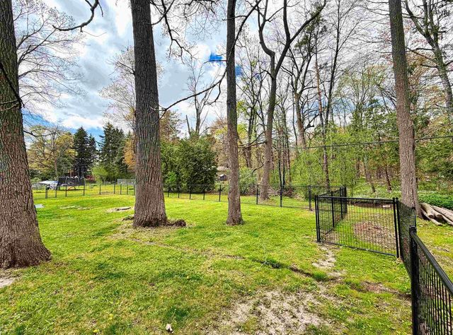 2623 OAKCREST DRIVE, Neenah, WI 54956