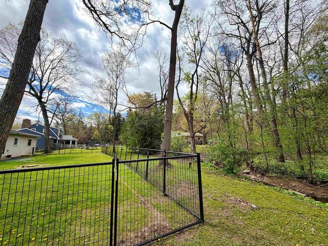 2623 OAKCREST DRIVE, Neenah, WI 54956