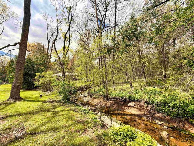 2623 OAKCREST DRIVE, Neenah, WI 54956